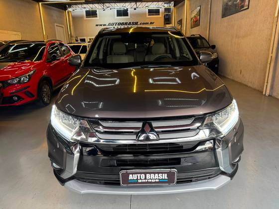 MITSUBISHI OUTLANDER 3.0 GT 4X4 V6 24V GASOLINA 4P AUTOMÁTICO MITSUBISHI OUTLANDER 3.0 GT 4X4 V6 24V GASOLINA 4P AUTOMÁTICO